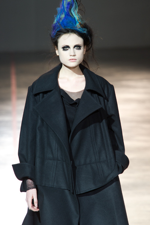 ヨウジヤマモト(Yohji Yamamoto) 2011-12年秋冬ウィメンズコレクション  - 写真8