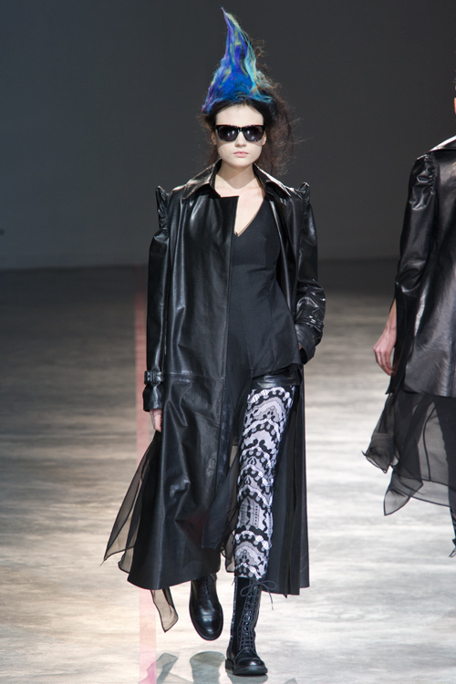 ヨウジヤマモト(Yohji Yamamoto) 2011-12年秋冬ウィメンズコレクション  - 写真33