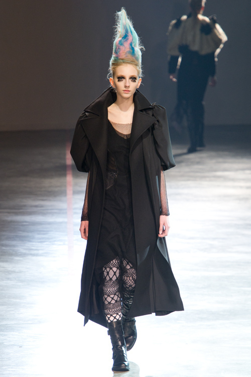 ヨウジヤマモト(Yohji Yamamoto) 2011-12年秋冬ウィメンズコレクション  - 写真40