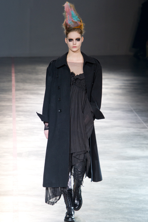 ヨウジヤマモト(Yohji Yamamoto) 2011-12年秋冬ウィメンズコレクション  - 写真47