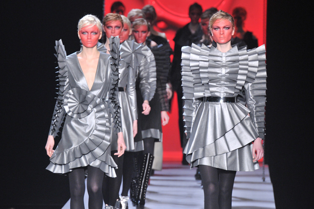 ヴィクター＆ロルフ(VIKTOR & ROLF) 2011-12年秋冬ウィメンズコレクション  - 写真1