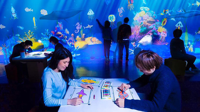 「ナイトワンダーアクアリウム2015」新江ノ島水族館で開催！チームラボが贈る大水槽の幻想的な世界｜写真26