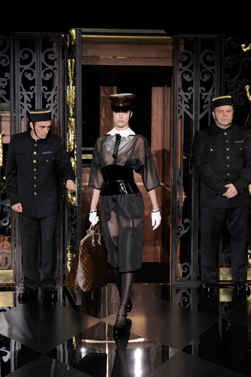 ルイ・ヴィトン(LOUIS VUITTON) 2011-12年秋冬ウィメンズコレクション  - 写真2