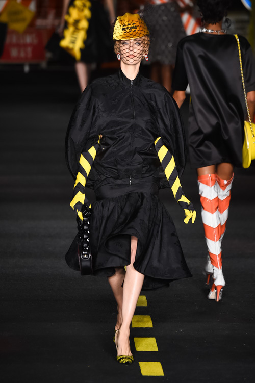 モスキーノ(MOSCHINO) 2016年春夏ウィメンズコレクション  - 写真43