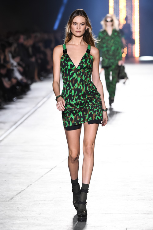 ヴェルサーチェ(VERSACE) 2016年春夏ウィメンズコレクション  - 写真10