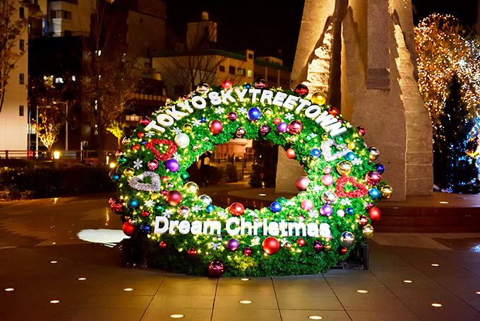 東京スカイツリーが世界一高いクリスマスツリーに！初のプロジェクションマッピングやスケートリンクも｜写真9