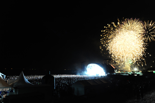 日本の砂浜で、2万人が熱狂する伝説のビーチパーティ「BIG BEACH FESTIVAL‘11」｜写真6