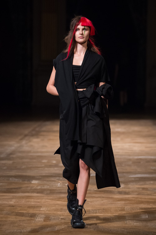 ヨウジヤマモト(Yohji Yamamoto) 2016年春夏ウィメンズコレクション  - 写真5