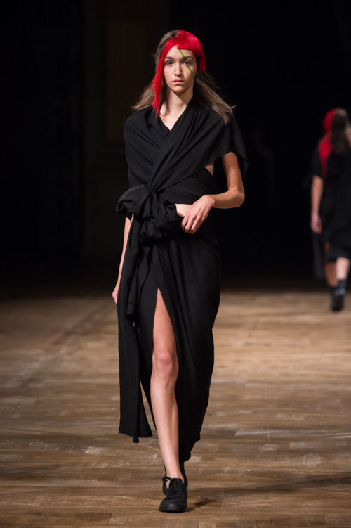 ヨウジヤマモト(Yohji Yamamoto) 2016年春夏ウィメンズコレクション  - 写真6