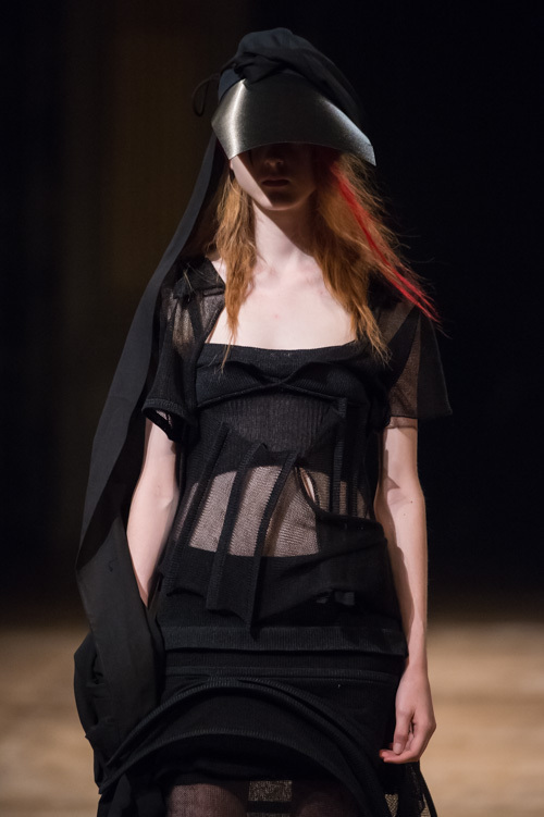 ヨウジヤマモト(Yohji Yamamoto) 2016年春夏ウィメンズコレクション  - 写真17