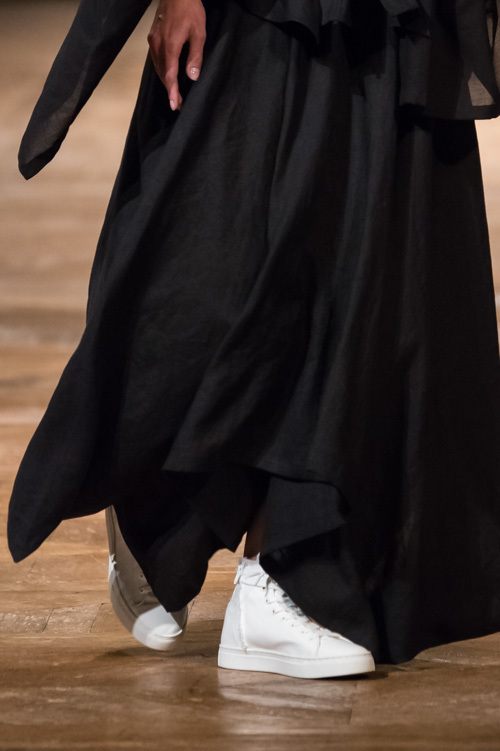 ヨウジヤマモト(Yohji Yamamoto) 2016年春夏ウィメンズコレクション  - 写真22