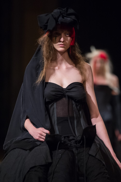 ヨウジヤマモト(Yohji Yamamoto) 2016年春夏ウィメンズコレクション  - 写真47