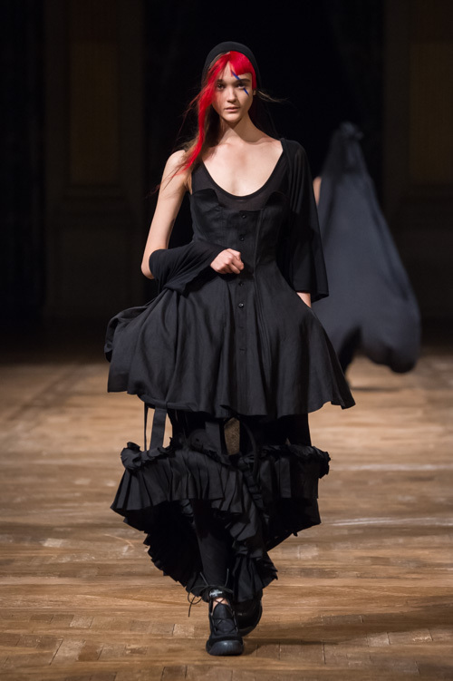 ヨウジヤマモト(Yohji Yamamoto) 2016年春夏ウィメンズコレクション  - 写真54