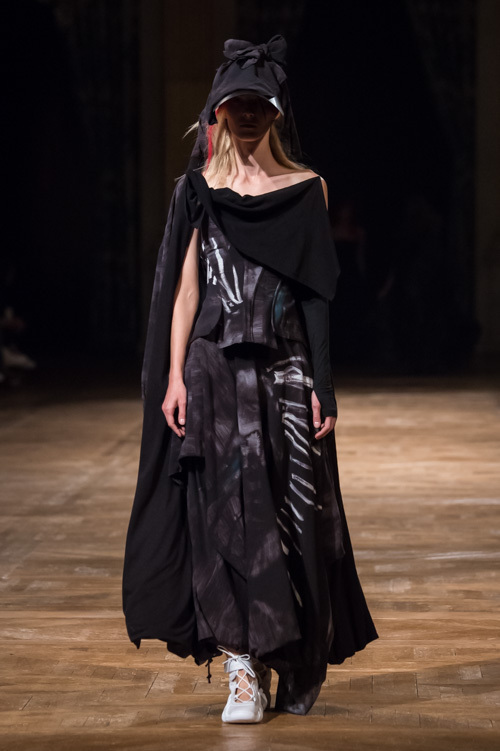 ヨウジヤマモト(Yohji Yamamoto) 2016年春夏ウィメンズコレクション  - 写真62