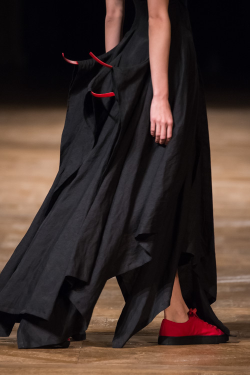 ヨウジヤマモト(Yohji Yamamoto) 2016年春夏ウィメンズコレクション  - 写真66