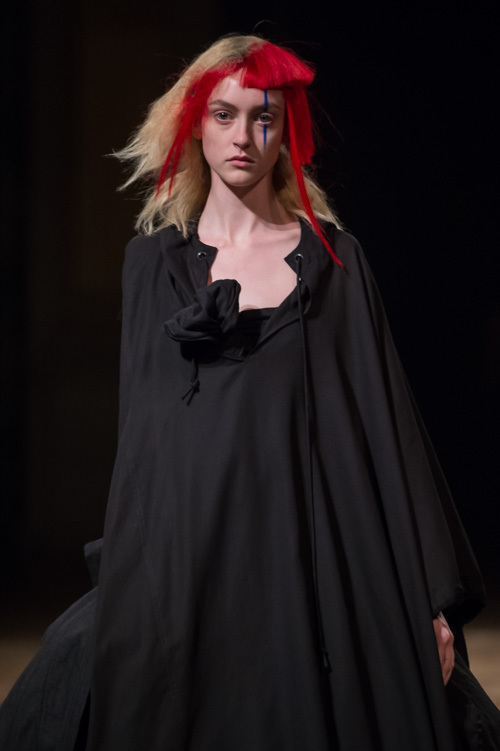 ヨウジヤマモト(Yohji Yamamoto) 2016年春夏ウィメンズコレクション  - 写真70