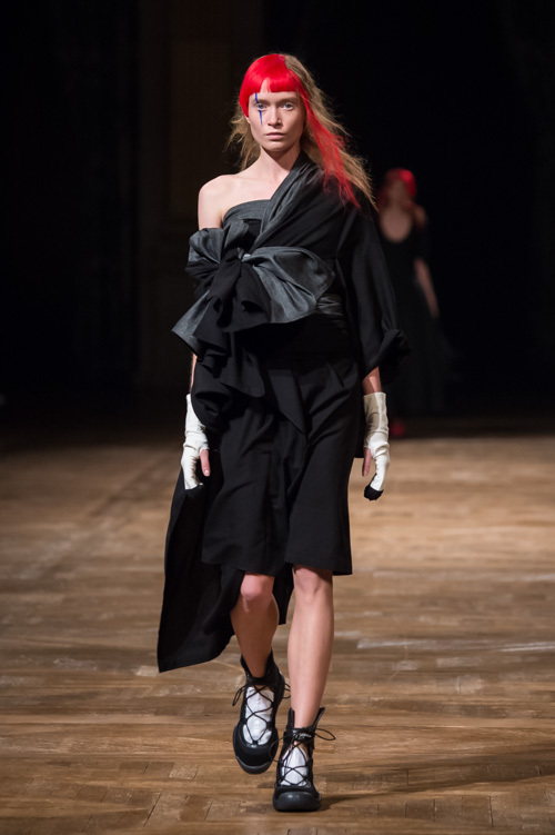 ヨウジヤマモト(Yohji Yamamoto) 2016年春夏ウィメンズコレクション  - 写真74