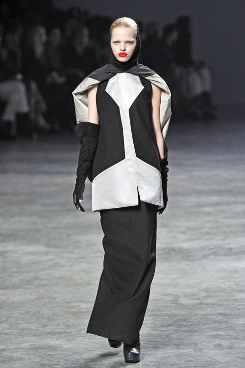 リック・オウエンス(Rick Owens) 2011-12年秋冬ウィメンズコレクション  - 写真1