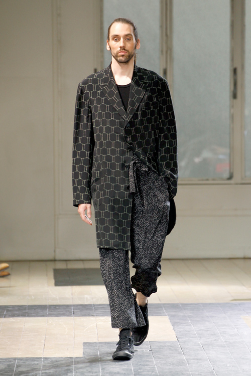 ヨウジヤマモト(Yohji Yamamoto) 2012年春夏メンズコレクション  - 写真15