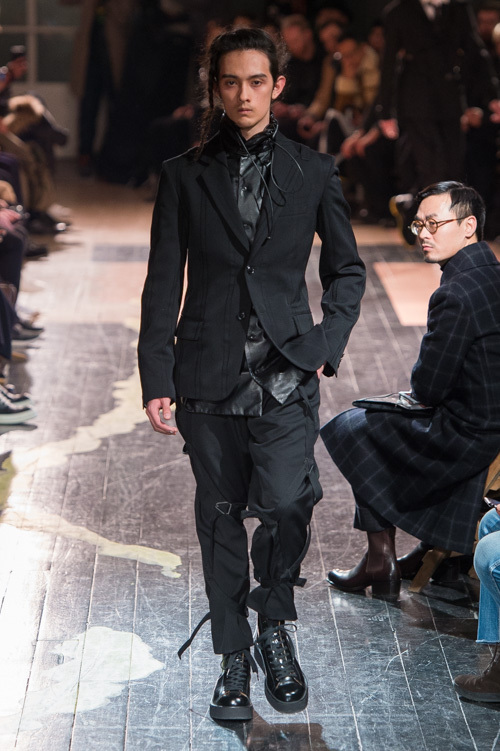 ヨウジヤマモト(Yohji Yamamoto) 2016-17年秋冬 メンズコレクション  - 写真38