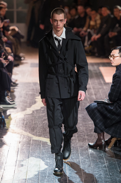 ヨウジヤマモト(Yohji Yamamoto) 2016-17年秋冬 メンズコレクション  - 写真40