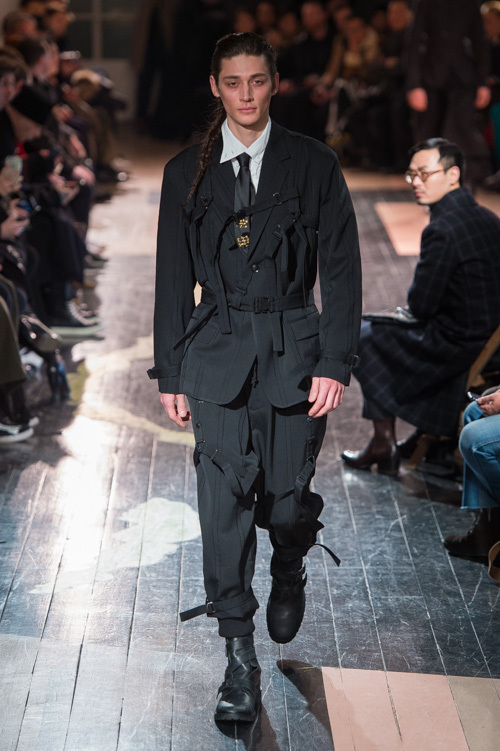 ヨウジヤマモト(Yohji Yamamoto) 2016-17年秋冬 メンズコレクション  - 写真42