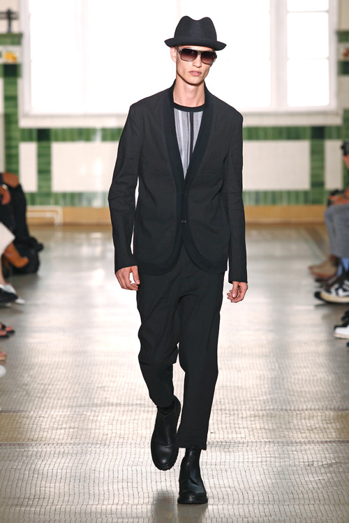 クリスヴァンアッシュ(KRISVANASSCHE) 2012年春夏メンズコレクション  - 写真32