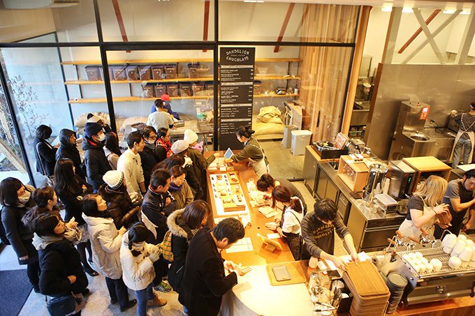 ダンデライオン・チョコレート鎌倉に日本3号店をオープン、豆選別からチョコレートまでを手作業で｜写真7