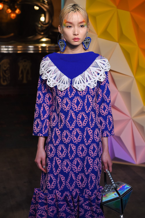 ツモリチサト(TSUMORI CHISATO) 2016-17年秋冬 ウィメンズコレクション  - 写真15