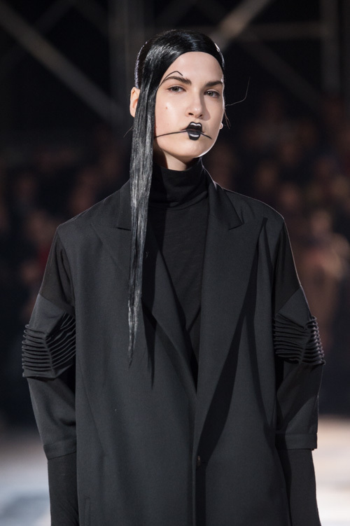 ヨウジヤマモト(Yohji Yamamoto) 2016-17年秋冬 ウィメンズコレクション  - 写真7