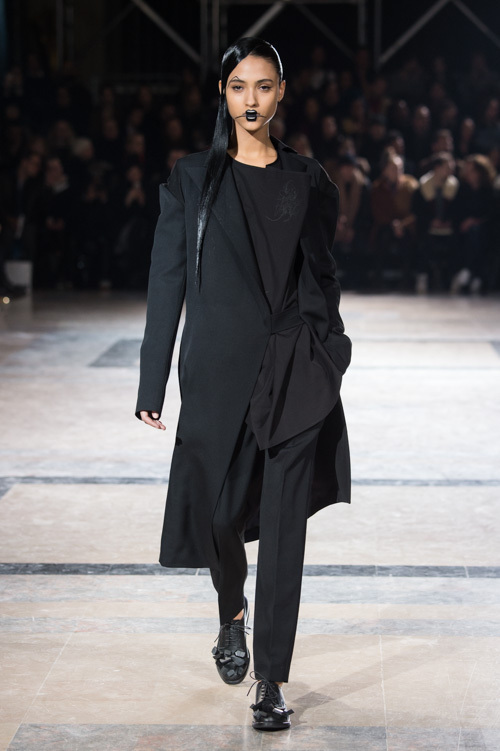 ヨウジヤマモト(Yohji Yamamoto) 2016-17年秋冬 ウィメンズコレクション  - 写真15