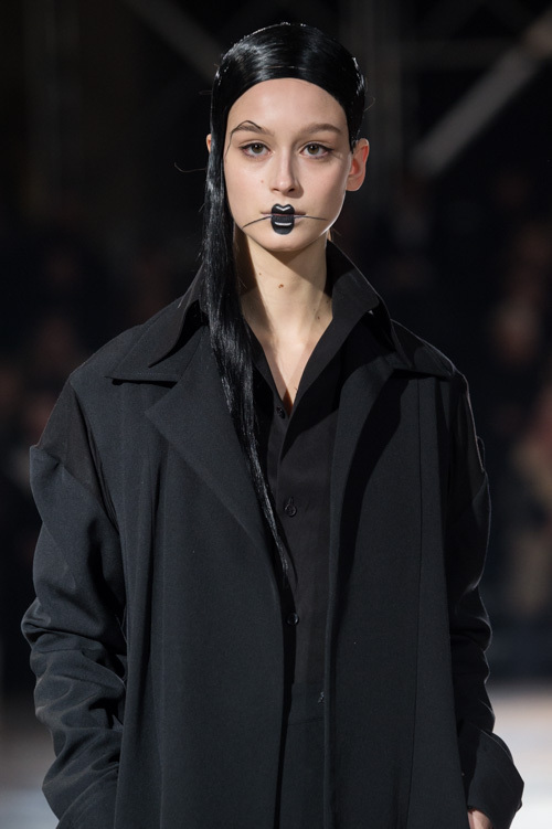 ヨウジヤマモト(Yohji Yamamoto) 2016-17年秋冬 ウィメンズコレクション  - 写真18