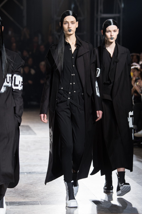 ヨウジヤマモト(Yohji Yamamoto) 2016-17年秋冬 ウィメンズコレクション  - 写真72