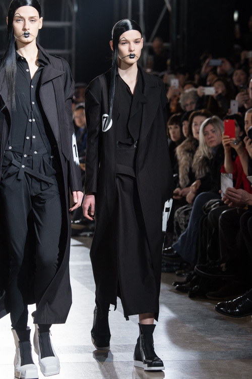 ヨウジヤマモト(Yohji Yamamoto) 2016-17年秋冬 ウィメンズコレクション  - 写真73