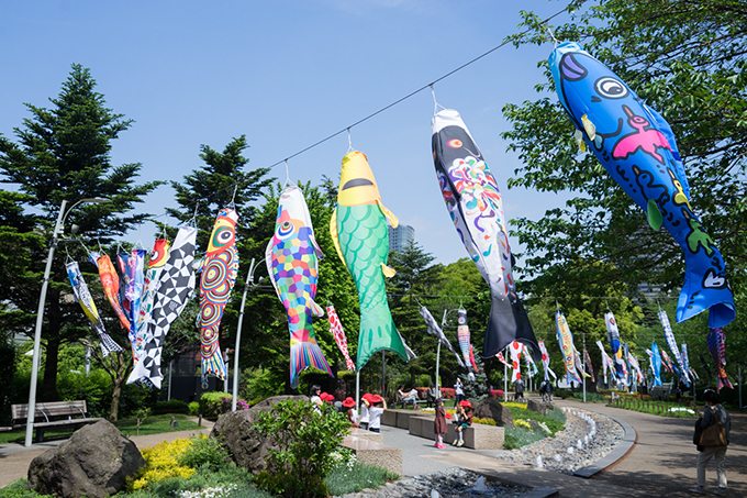 東京ミッドタウンのGWイベント「オープン ザ パーク」新緑の下、読書＆ヨガ、そしてハイボールを｜写真1