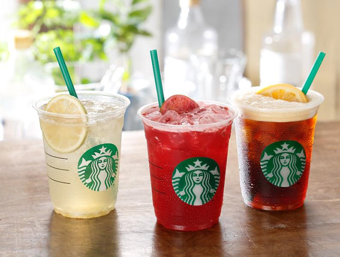 スターバックス(Starbucks Coffee) シェイクン ストロベリー パッション ティー＆アイスバレンシア コーヒー｜写真1