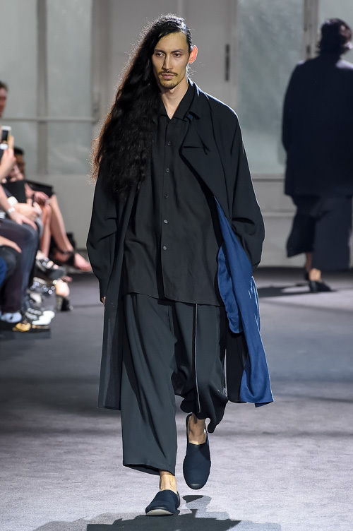 ヨウジヤマモト(Yohji Yamamoto) 2017年春夏メンズコレクション  - 写真4