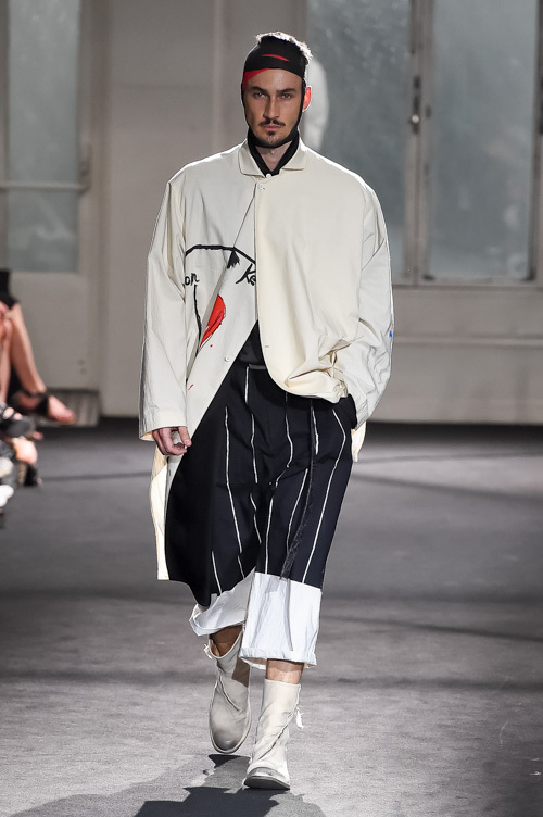 ヨウジヤマモト(Yohji Yamamoto) 2017年春夏メンズコレクション  - 写真30