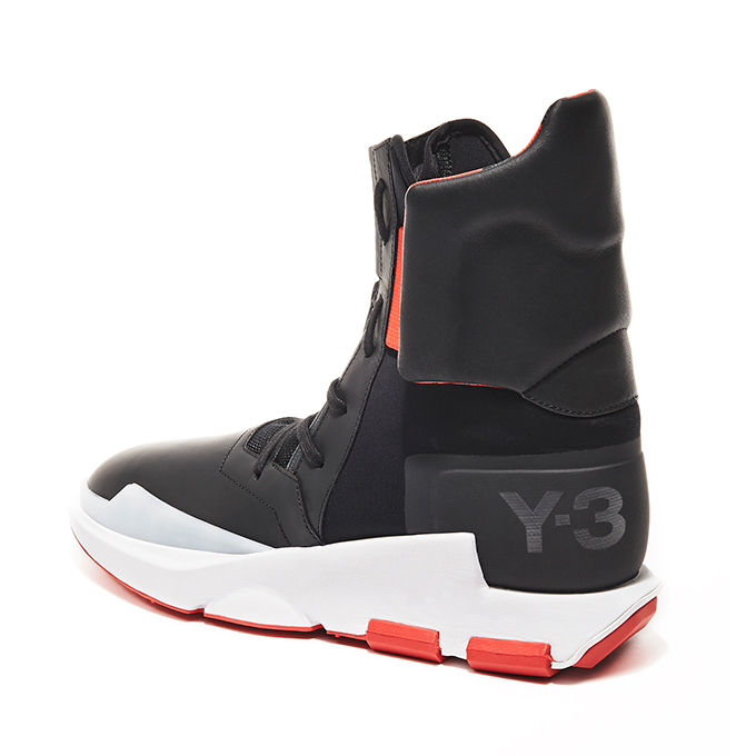 Y-3 17年春夏ランウェイに登場した新作シューズが発売、スペースシューズをイメージ｜写真3