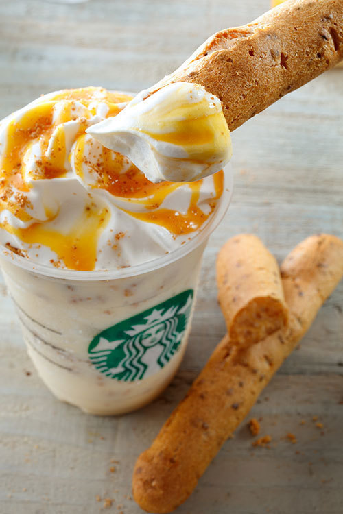 スターバックス(Starbucks Coffee) ゴールデン メイプル フラペチーノ with キャンディ ウォルナッツ｜写真2