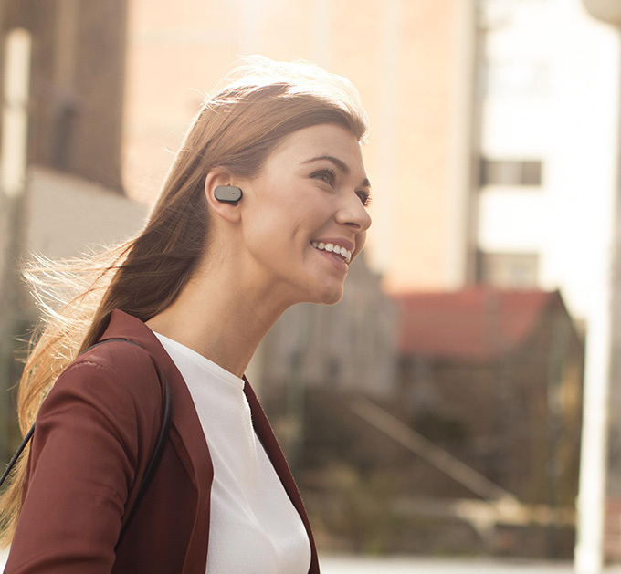 「Xperia Ear」ソニーより発売 - スマホを出さずに、声や首振りで通話やSNS、情報検索｜写真6