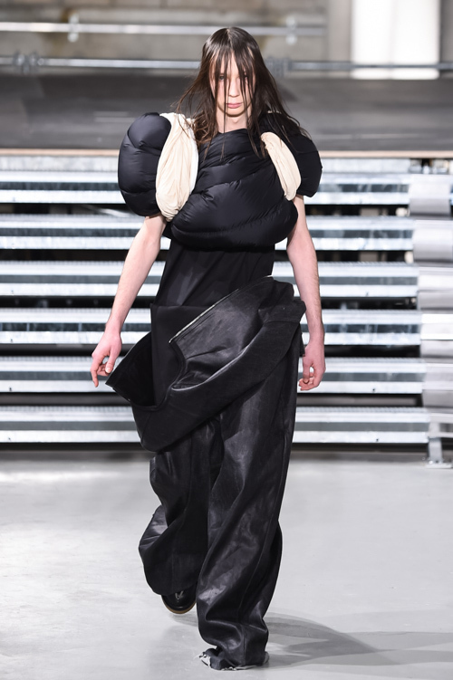 リック・オウエンス(Rick Owens) 2017-18年秋冬メンズコレクション  - 写真1