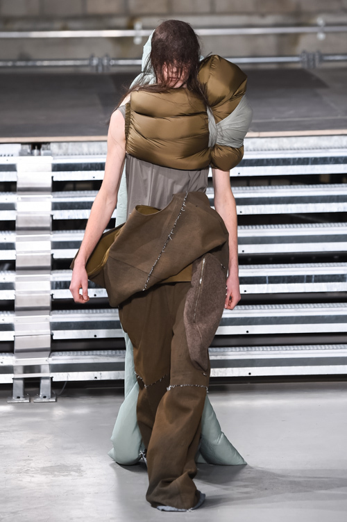 リック・オウエンス(Rick Owens) 2017-18年秋冬メンズコレクション  - 写真17