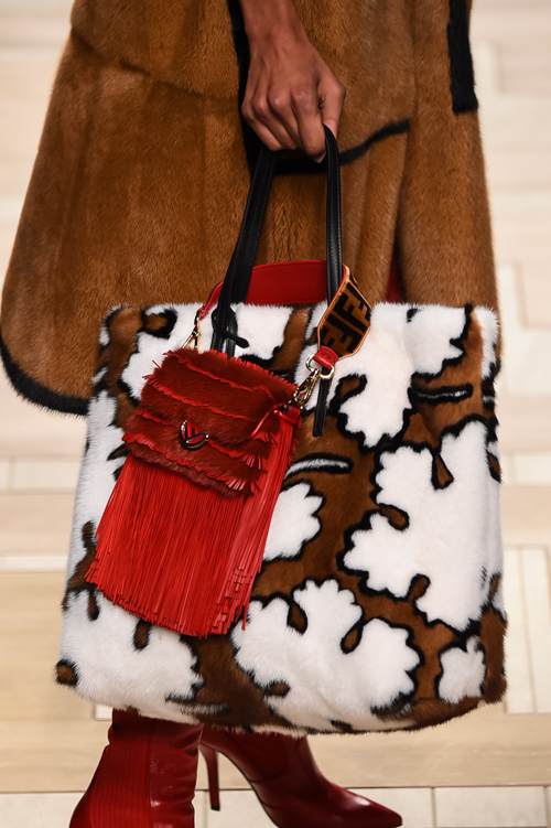 フェンディ(FENDI) 2017-18年秋冬ウィメンズコレクション  - 写真23