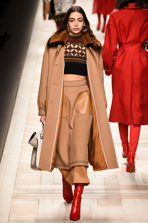 フェンディ(FENDI) 2017-18年秋冬ウィメンズコレクション  - 写真28