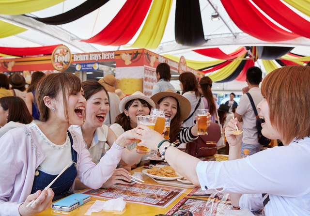 「九州ご当地グルメ王者決定戦」長崎ハウステンボスで - とり天や串焼きを九州地酒と味わう｜写真4