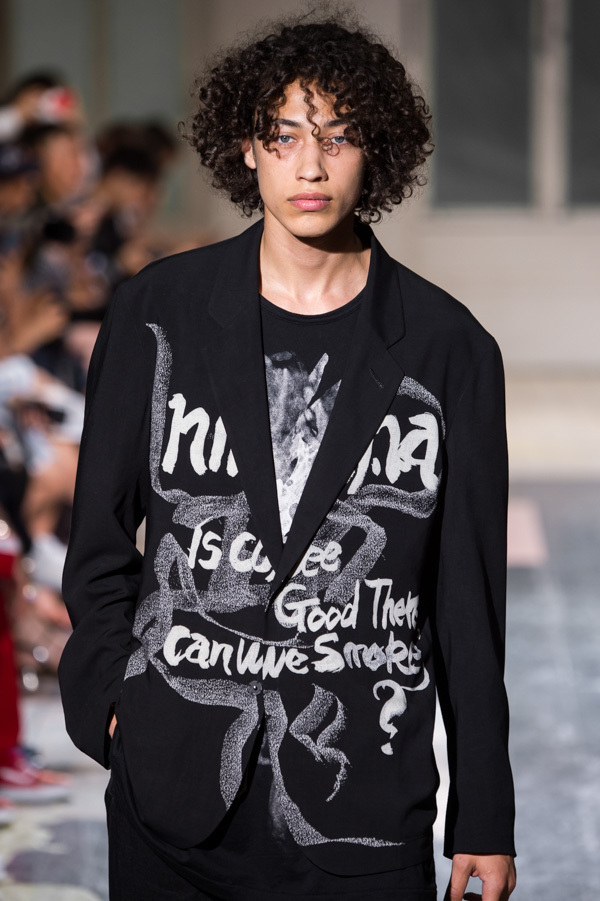 ヨウジヤマモト(Yohji Yamamoto) 2018年春夏メンズコレクション  - 写真17