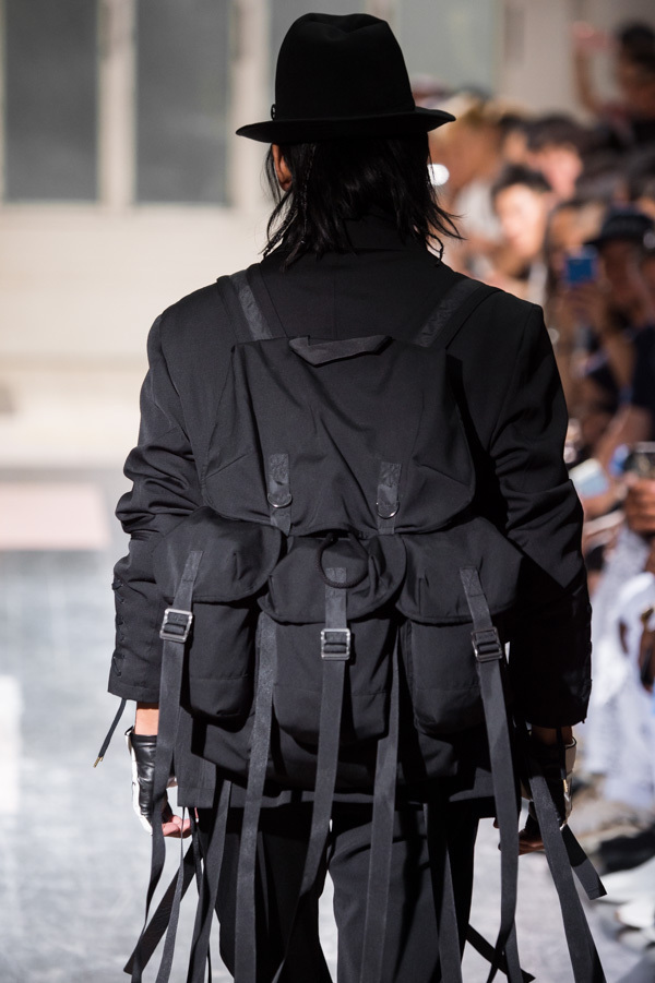 ヨウジヤマモト(Yohji Yamamoto) 2018年春夏メンズコレクション  - 写真32