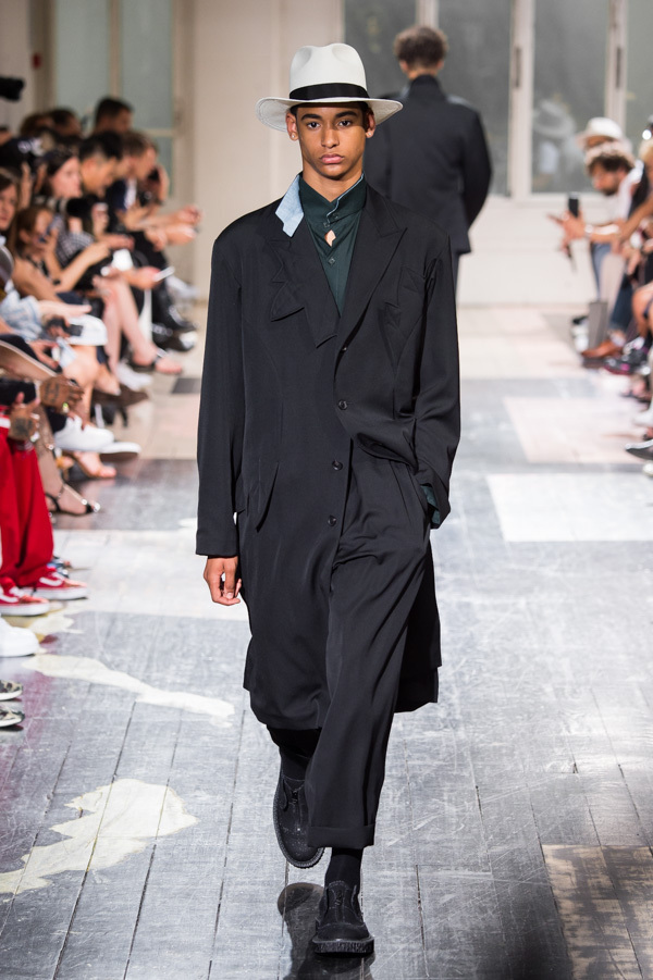 ヨウジヤマモト(Yohji Yamamoto) 2018年春夏メンズコレクション  - 写真49