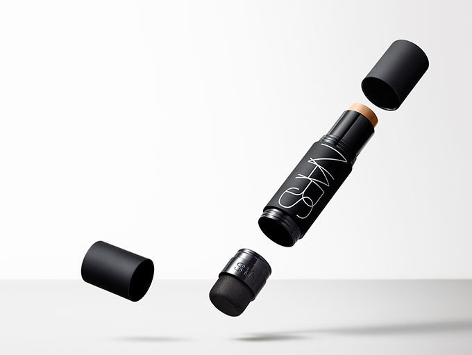 NARS、スティックタイプの新型ファンデーション - どこでも手軽にソフトマット肌へ｜写真4